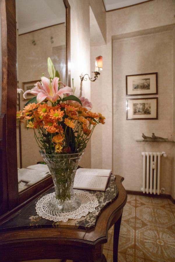 Amici Di Roma Apartment Ngoại thất bức ảnh