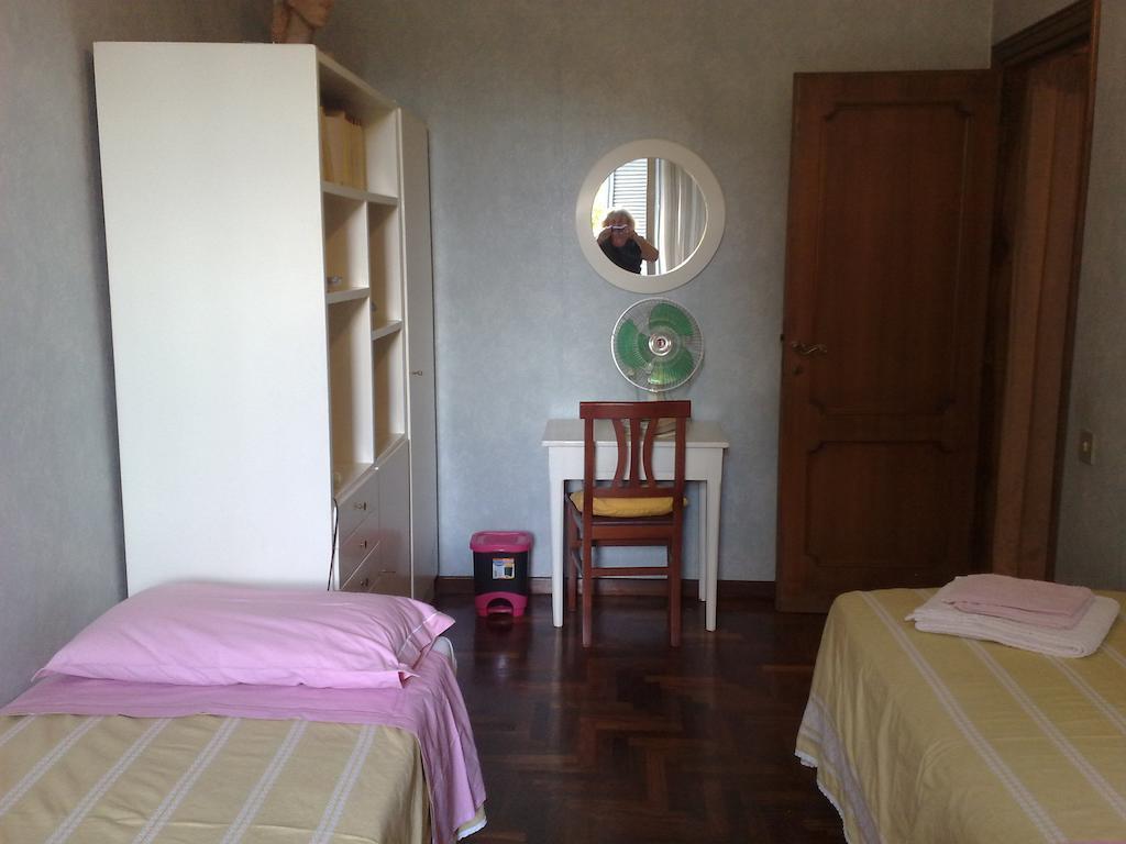 Amici Di Roma Apartment Ngoại thất bức ảnh
